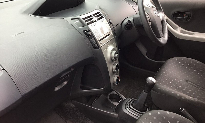 Clean 2008 Toyota Ya...