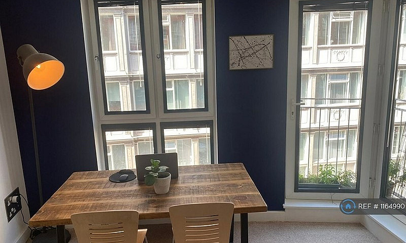 2 Bedroom Flat In Bi...