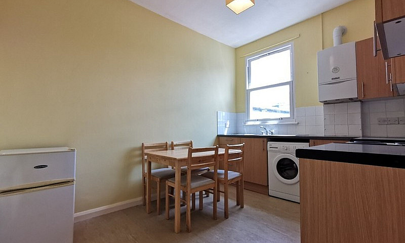 1 Bed Flat Charteris...