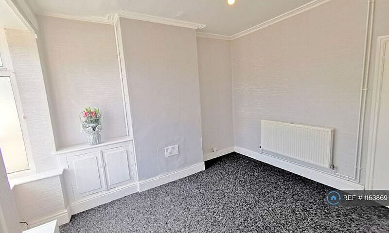 2 Bedroom House In P...