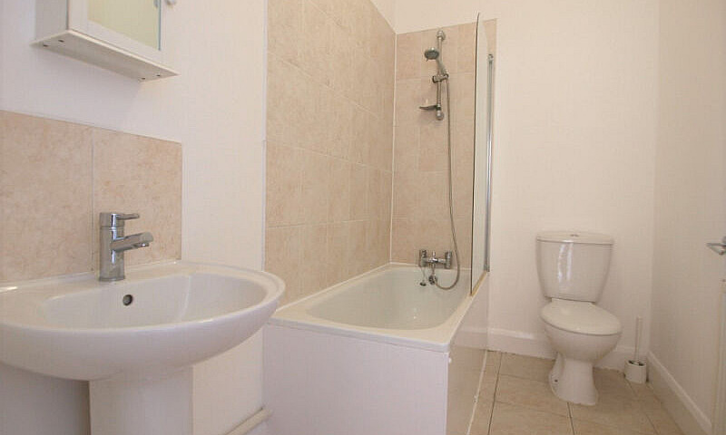 A Large 1 Bedroom Fi...