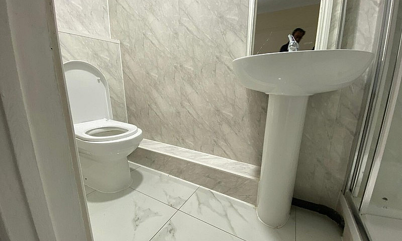 Newly Refurbished Fo...