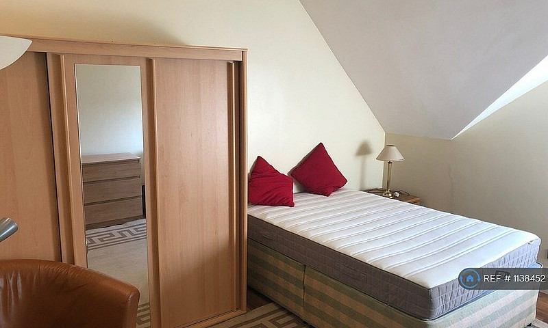 2 Bedroom Flat In Mo...