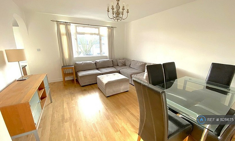3 Bedroom Flat In We...