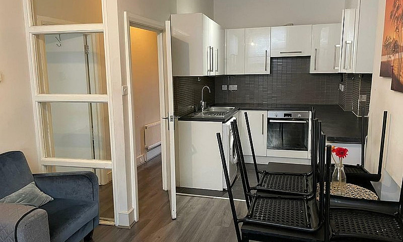 2 Bedroom Apartment ...