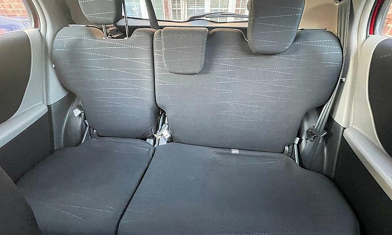 Toyota Yaris ...