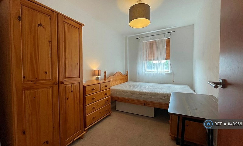 2 Bedroom Flat In Jo...