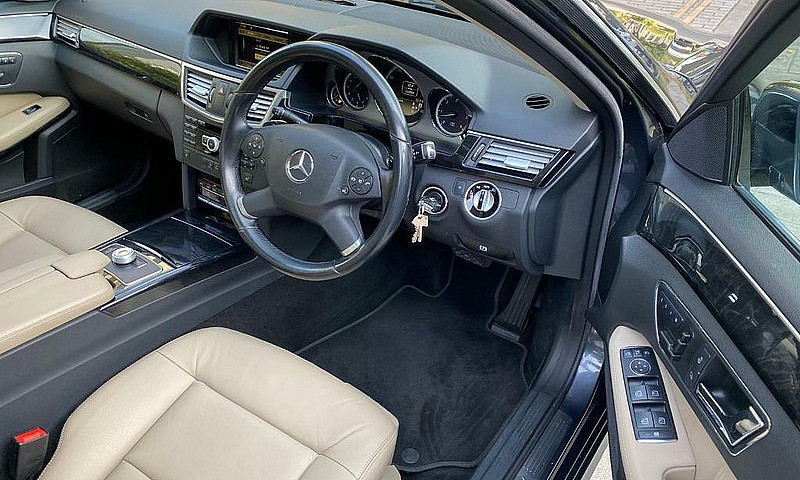 Mercedes-Benz E350 A...