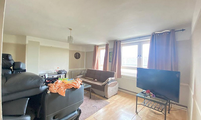 1 Bedrooms Flat To R...