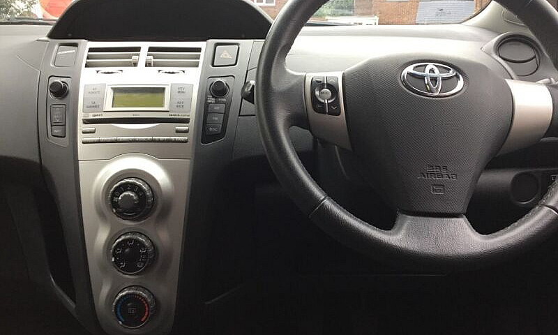 Clean 2008 Toyota Ya...