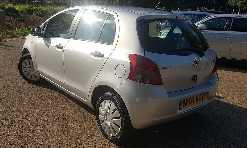 Toyota Yaris 1 Litre...