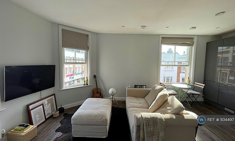 1 Bedroom Flat In Po...