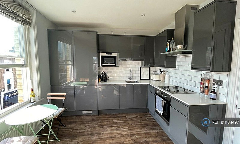1 Bedroom Flat In Po...