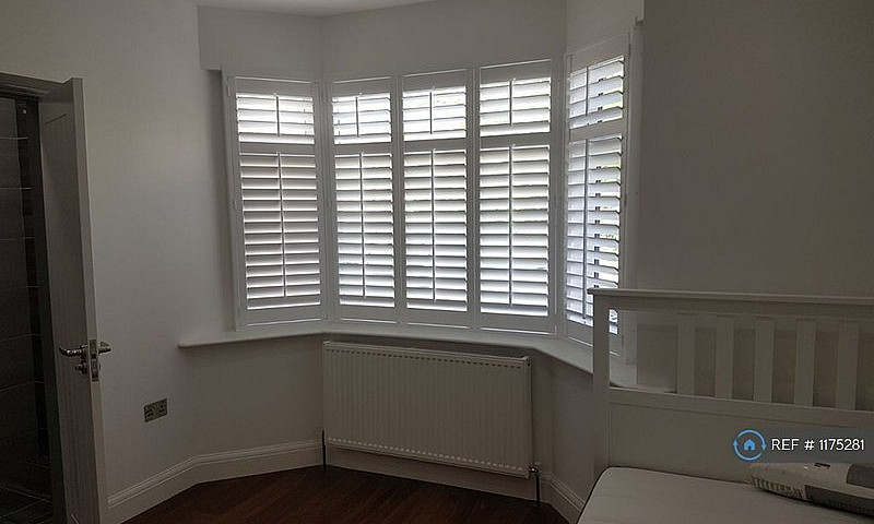 Studio Flat In Old R...