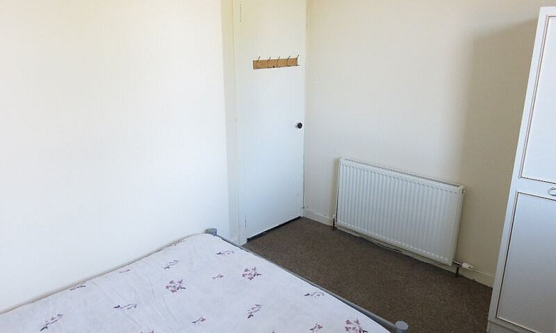 1 Bedroom Flat In Gr...