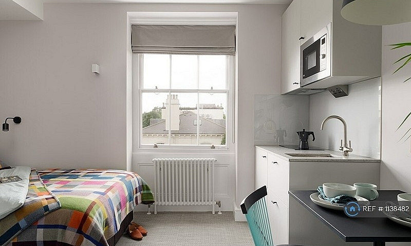 Studio Flat In St. M...