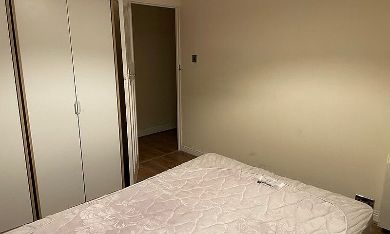 2 Bedroom Flat ...