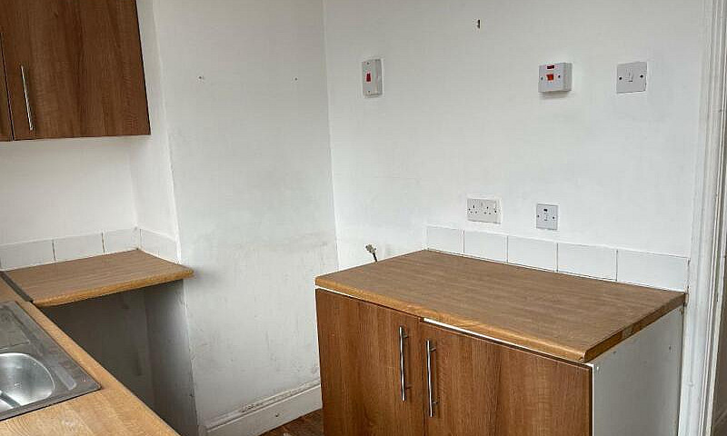 3 Bedroom Flat In Ma...