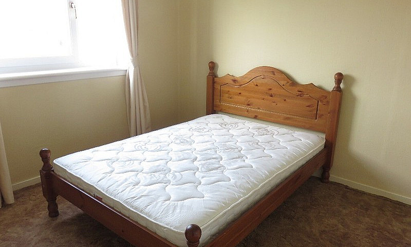 2 Bedroom House In B...