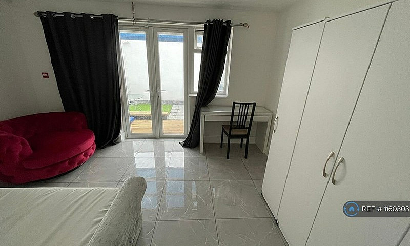 1 Bedroom Flat In Cr...