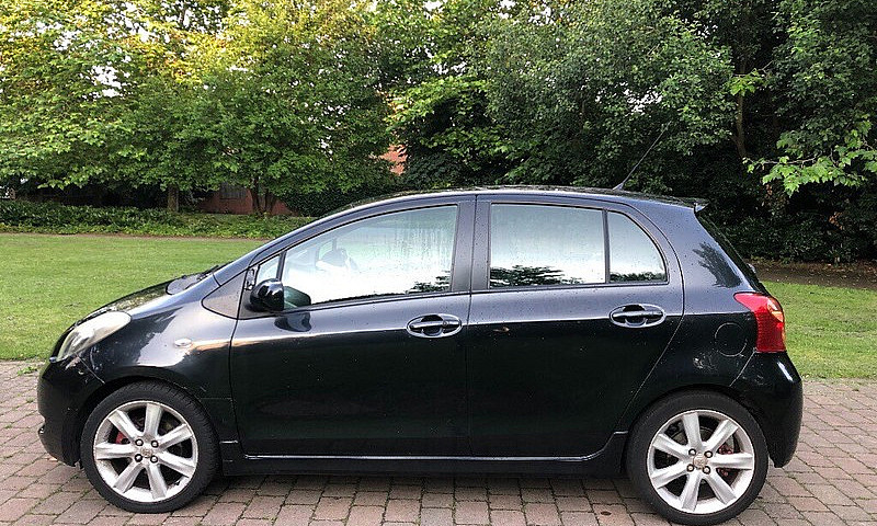 2008 Toyota Yaris 1....