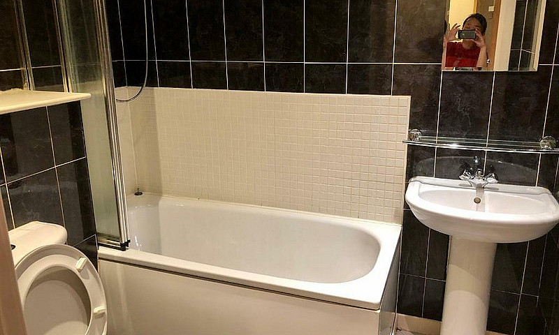 2 Bedrooms Flat To L...