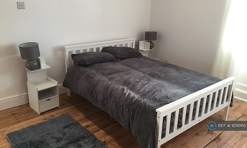 1 Bedroom In Everton...