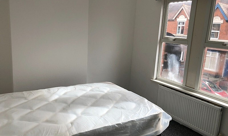 Rooms Available In B...