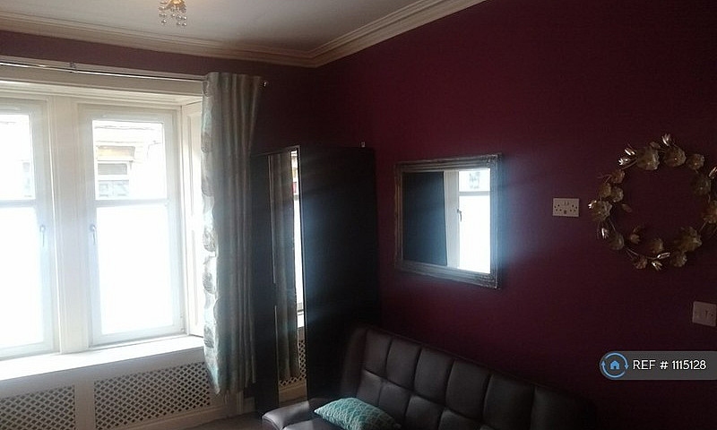 2 Bedroom Flat In Dr...