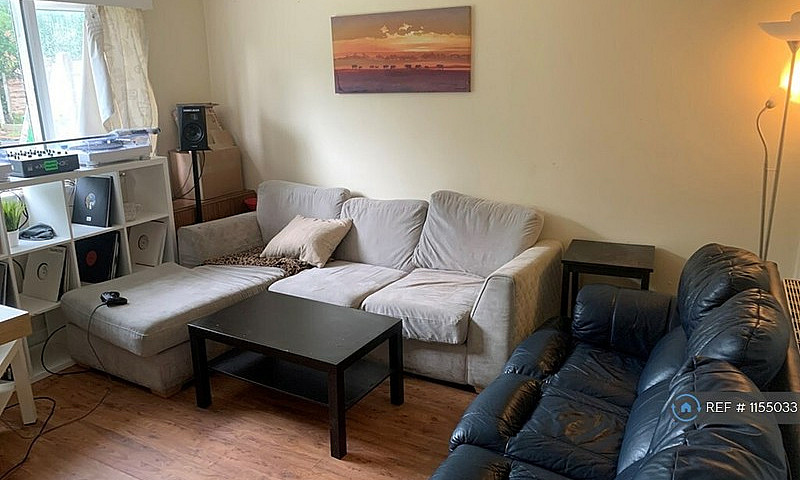4 Bedroom House In M...