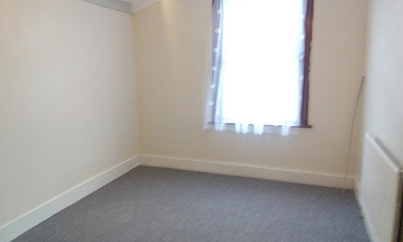 Immaculate 3/4 Bedro...