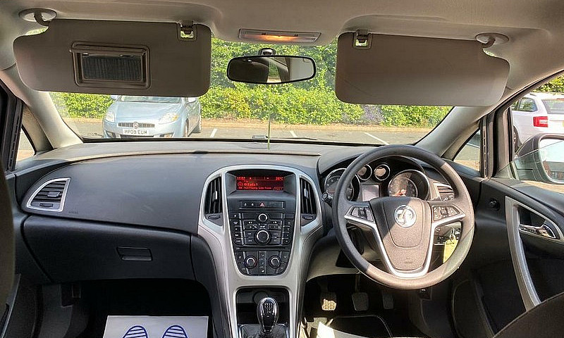 2011 Vauxhall Astra ...
