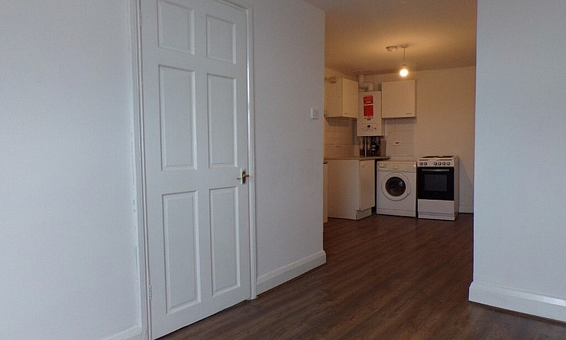 One Bedroom Flat – L...