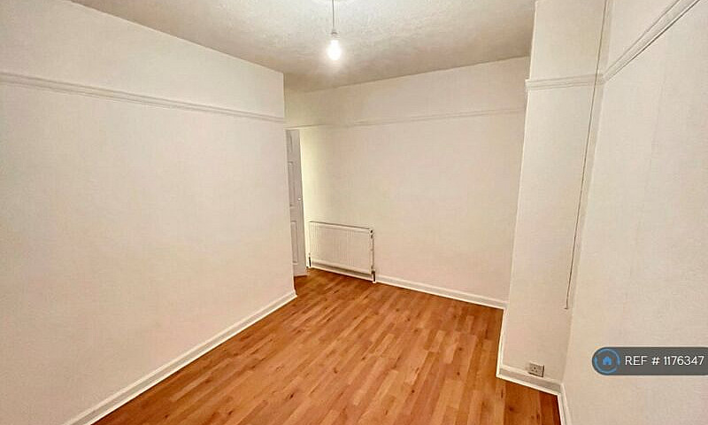 3 Bedroom House In H...