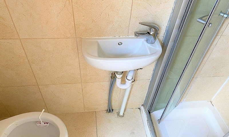 Good Condition 4 Bed...