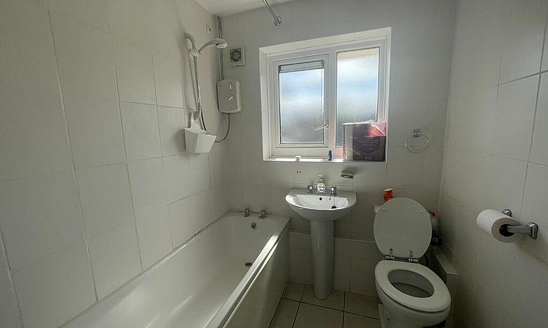 Embleton Grove*One B...