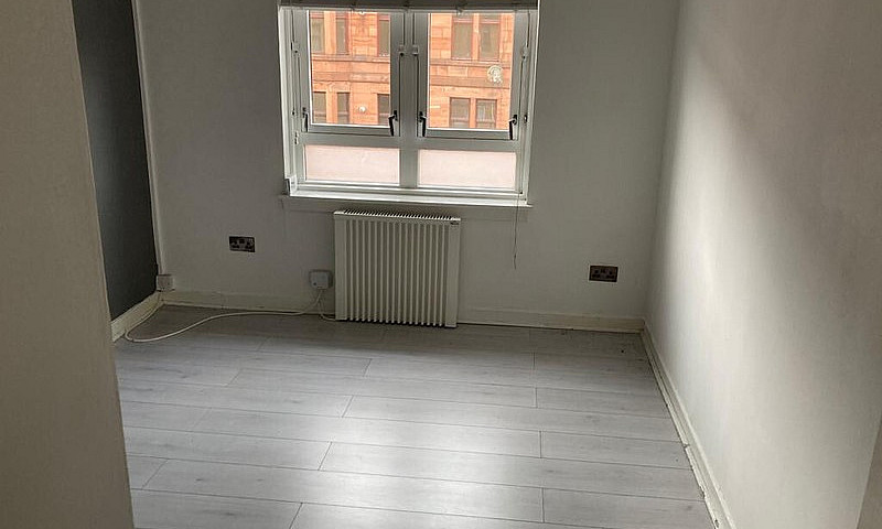 2 Bedroom Flat Avail...