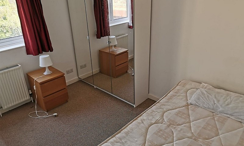 ***Flat Share***All ...