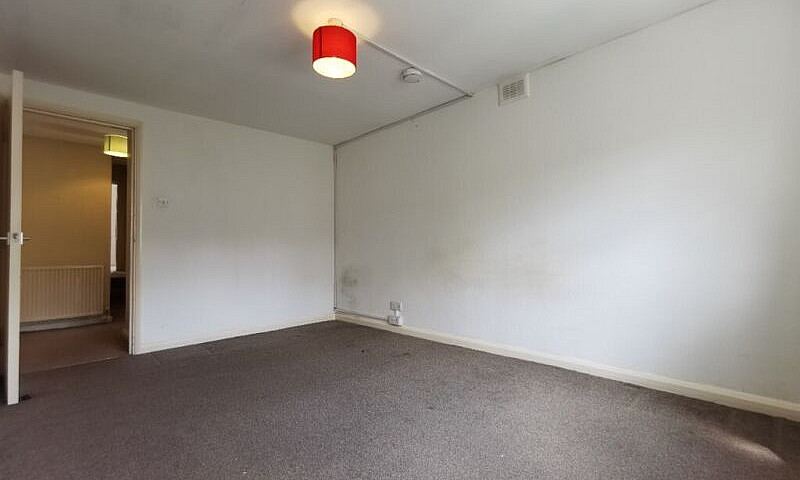1 Bed Flat Charteris...