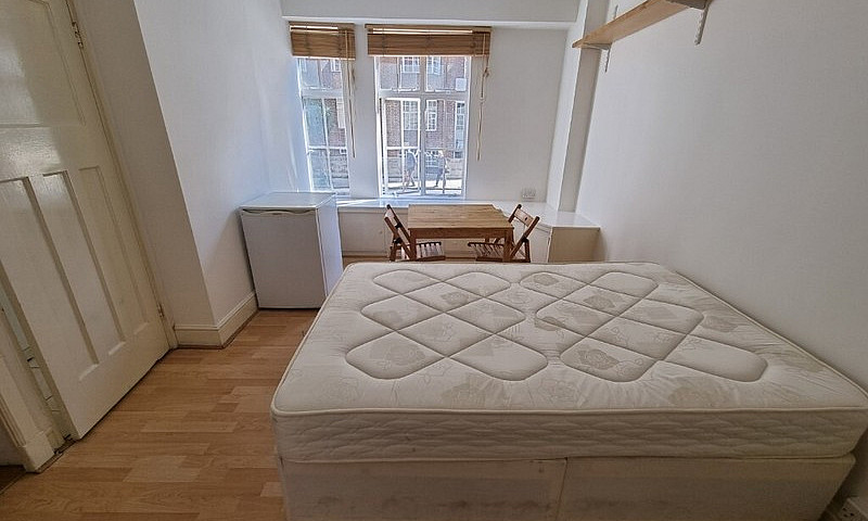 Amazing Furnished St...