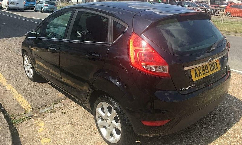 Ford Fiesta Titanium...