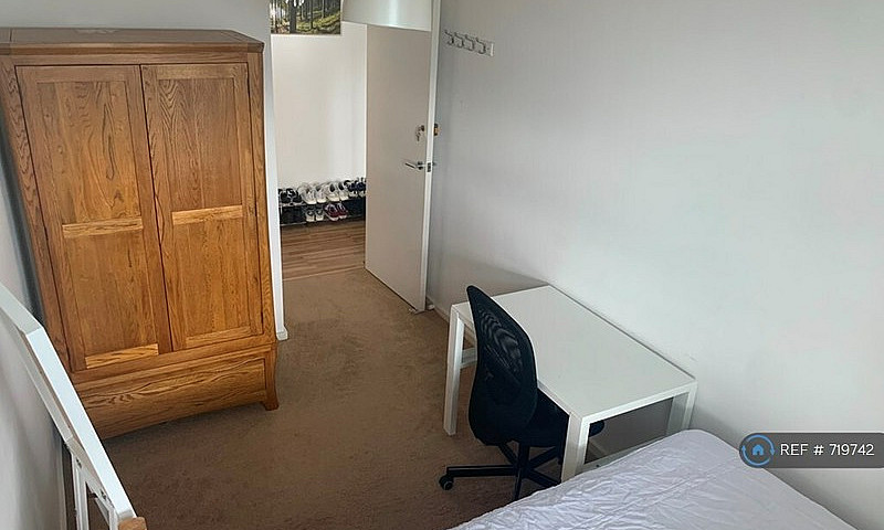 1 Bedroom In Romford...