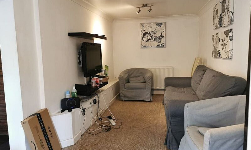***Flat-Share*** All...