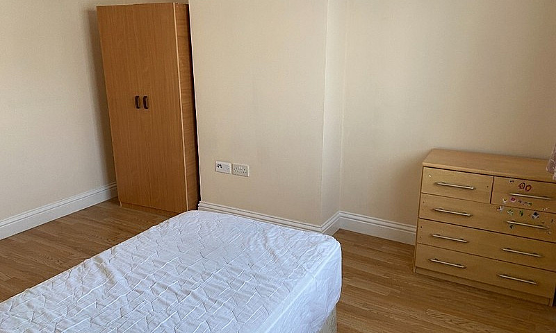 4 Bedroom House  Fur...