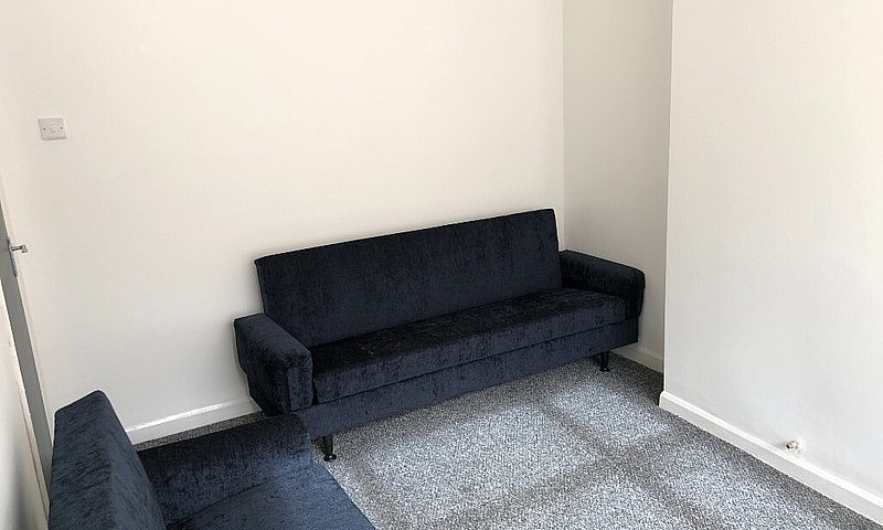 Rooms Available In B...
