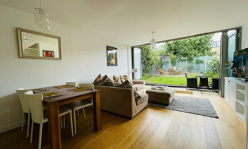 2 Bedroom House In B...