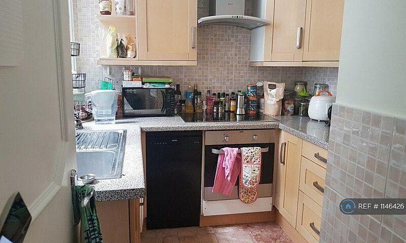 3 Bedroom Flat In Pa...
