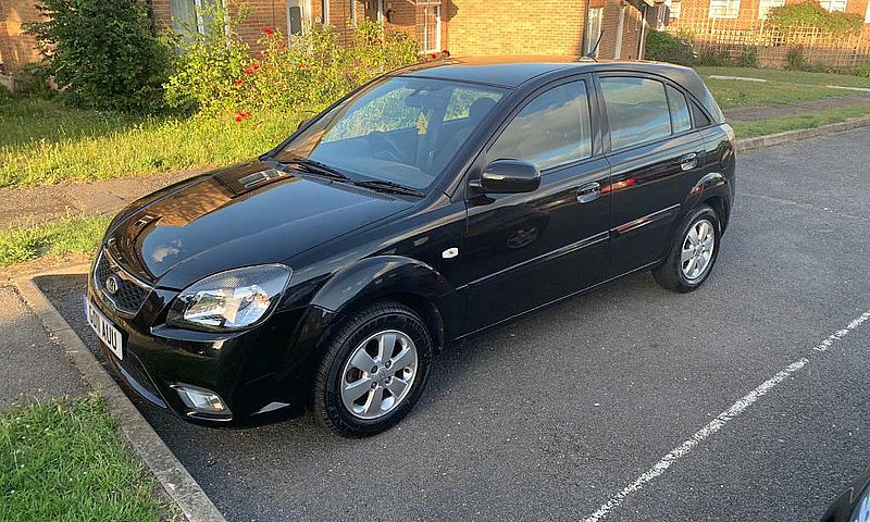Kia Rio Domino...