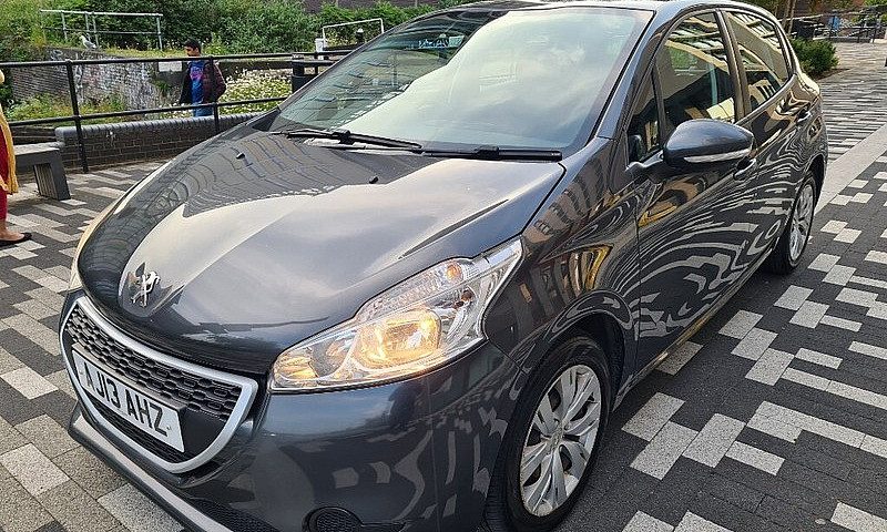 Peugeot 208 1.4 Hdi ...