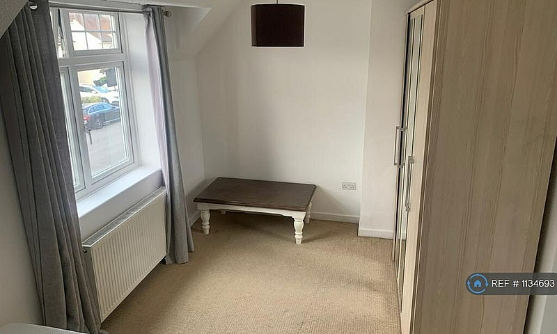 1 Bedroom In Caillar...